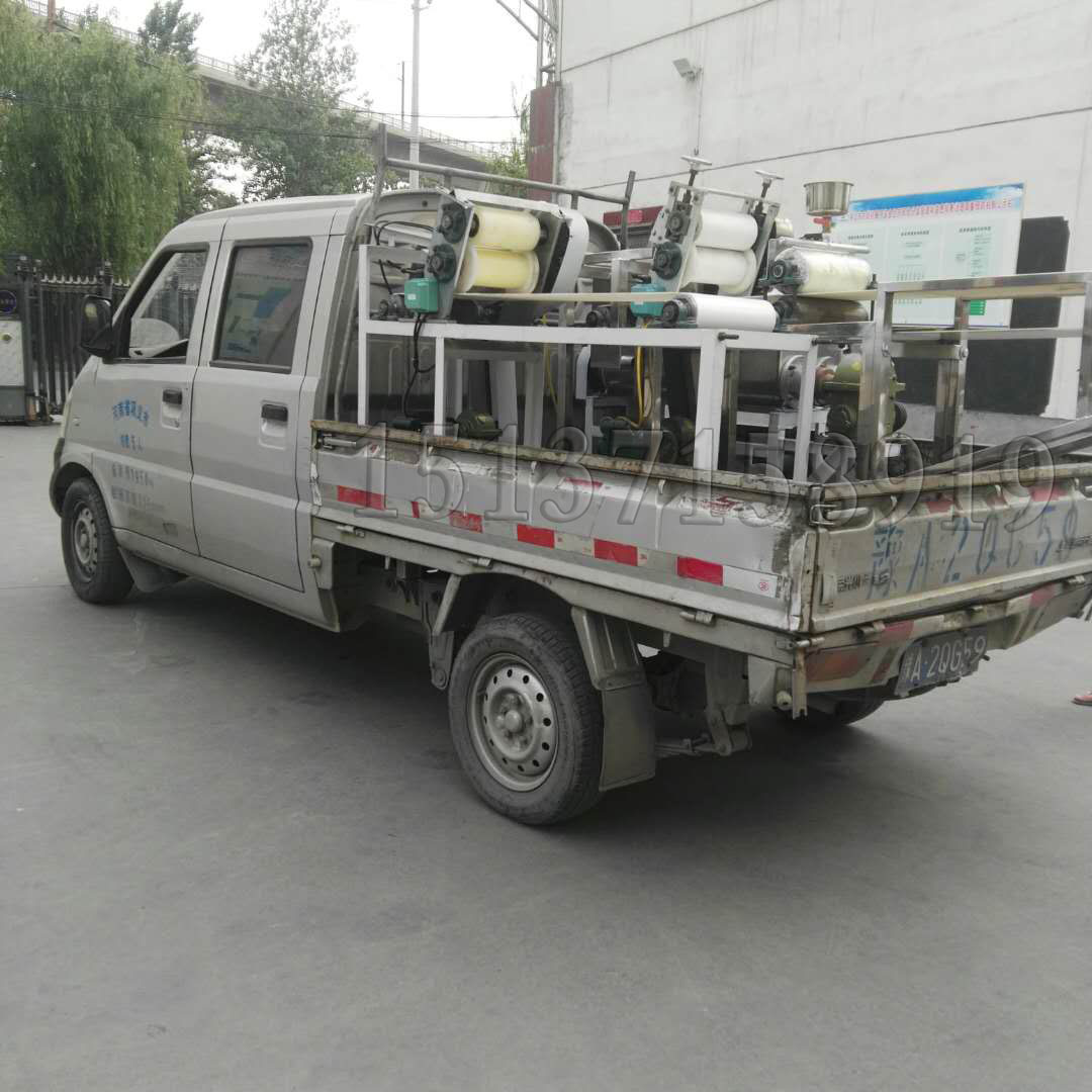 仿手工搟面皮機(jī)
